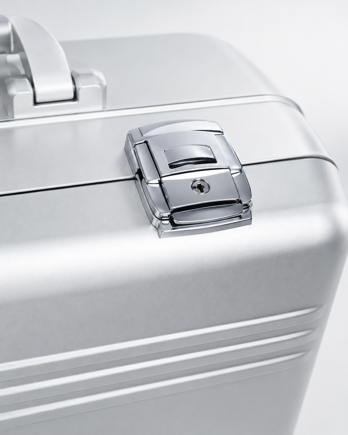 Close view of the latch closure on a silver AC47 Case.